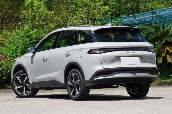 比亚迪突发降价！9万多的SUV，续航1400公里，车险也免费？