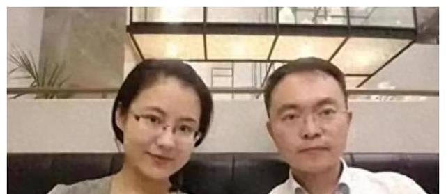 蔡磊夫妇直播“翻车”！镜头背后的真实蔡磊藏不住了？