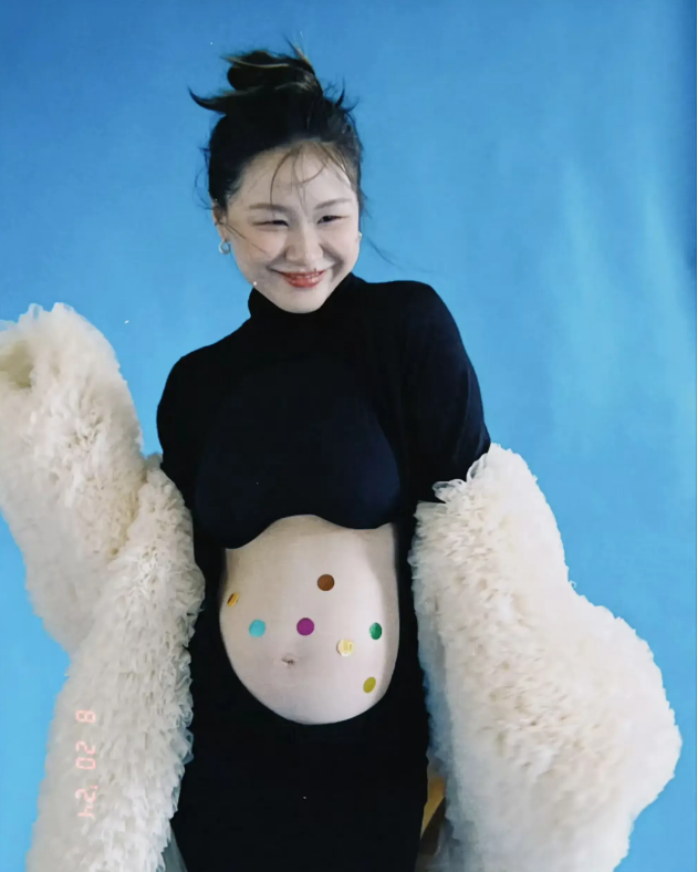 金靖！娱乐圈又一个傻女人？没有婚礼，没有婆婆的认可，直接生娃