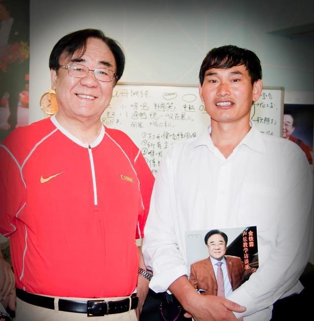 金铁霖追悼会：唯一儿子嚎啕大哭，现任老婆与前妻李谷一都没出席