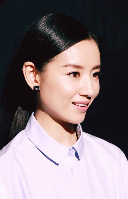 梁朝伟买给董洁的手镯，成了刘嘉玲心中的一根刺，咽不下也取不出