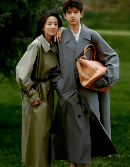 44岁董洁晒15岁儿子近照,震惊全网:咋成了这样……