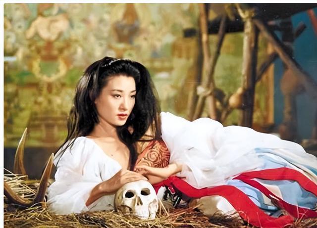 香港最美“鬼后”，因演鬼片患上抑郁症，丈夫为挽救她花光8亿