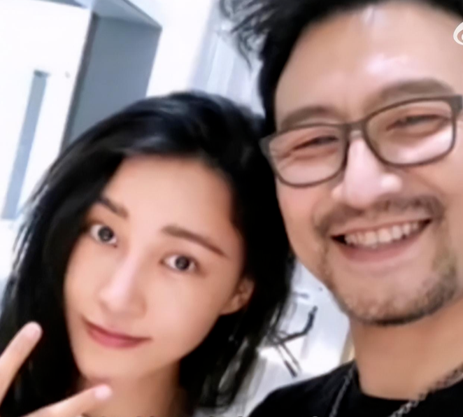 汪峰接盘四婚的陈露,他可是有着丰富的婚姻经验,所以无所顾忌