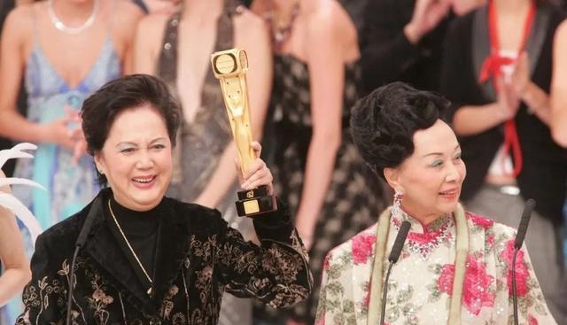 10位香港黄金配角晚年:周伯通瘦了60斤,胖头陀成菜市场管理员