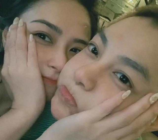 曝43岁阿娇私生活混乱！聊多个小男友，床照泄露，聊天记录也曝光