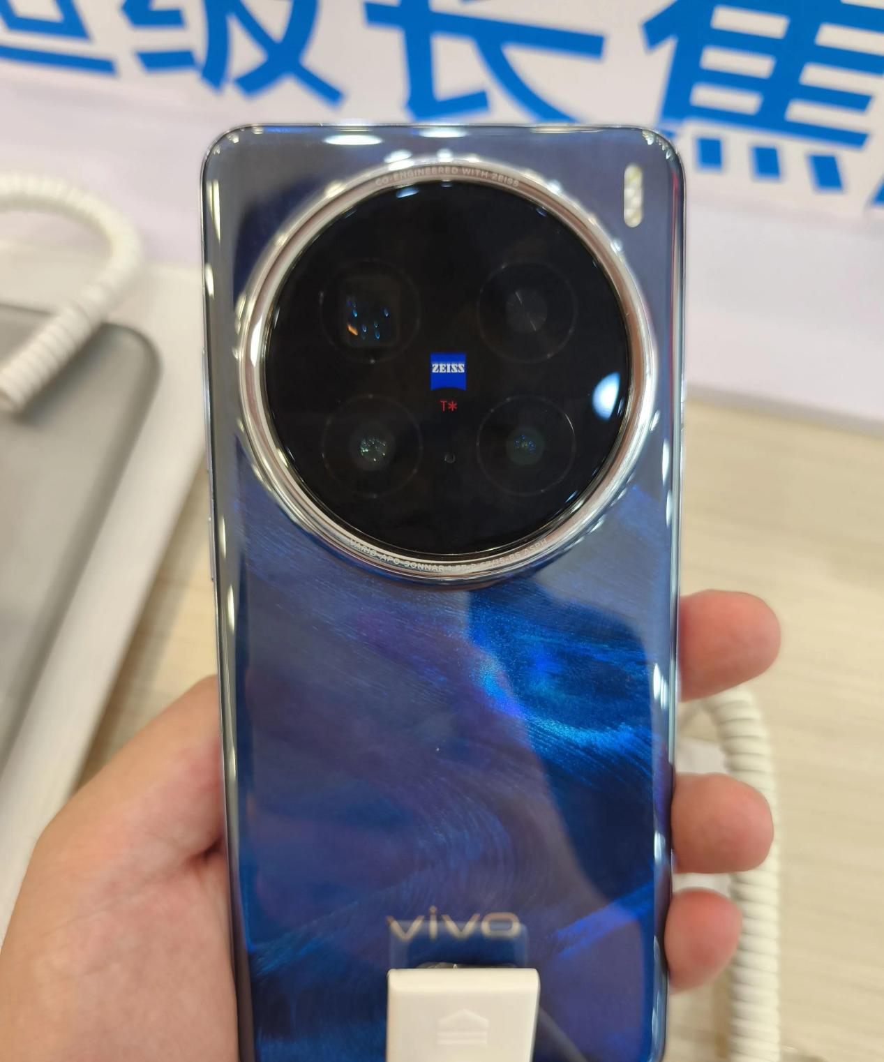 vivox200Pro个人半天使用感受分享，感知最明显的就是续航还不错