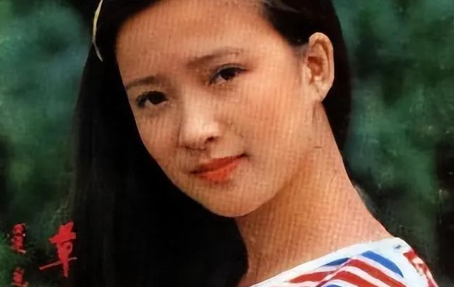 她戏路太窄了,只能演美女,唯一演遍四大名著的演员,被称古典第一女神