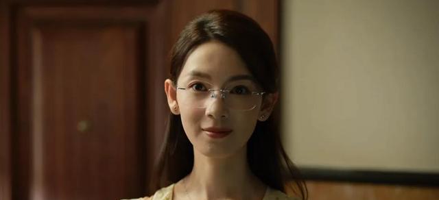 女演员长相多重要?《玫瑰故事》里陈瑶戴不戴眼镜,差距明显