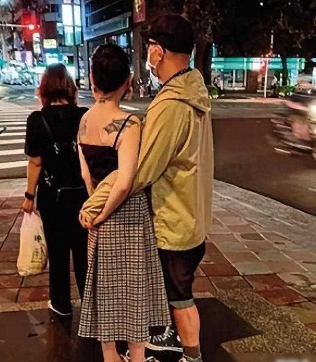 大S妈妈喊话张兰:我们不稀罕你家资产,具俊晔打碟一样能养我们