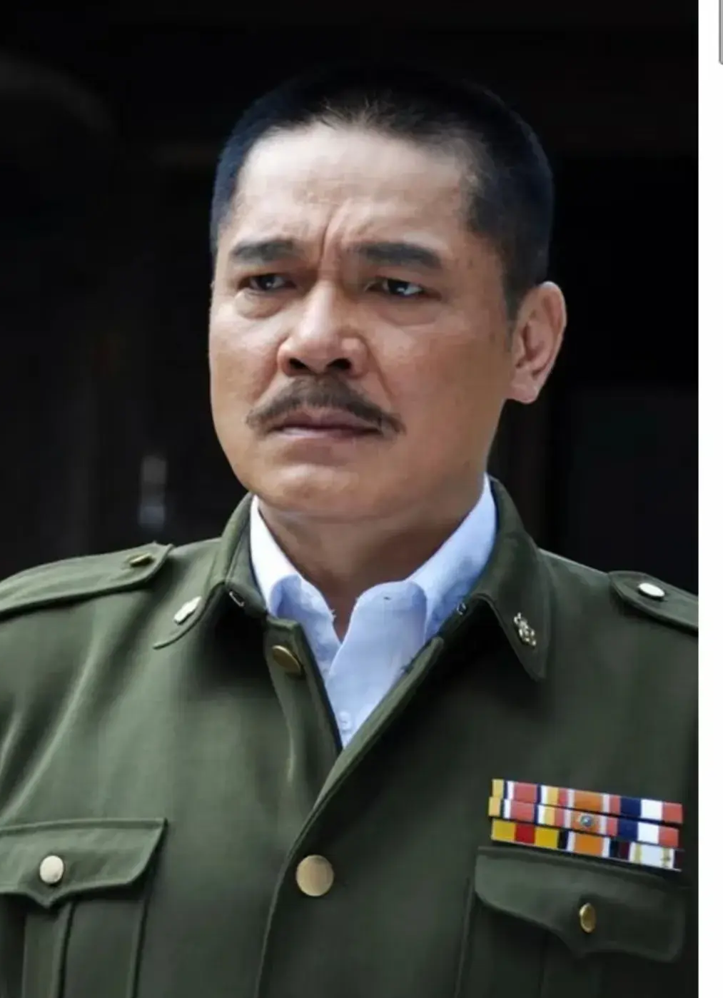 成名后抛妻弃女,娶小12岁娇妻,现在62岁无依无靠却求女儿赡养