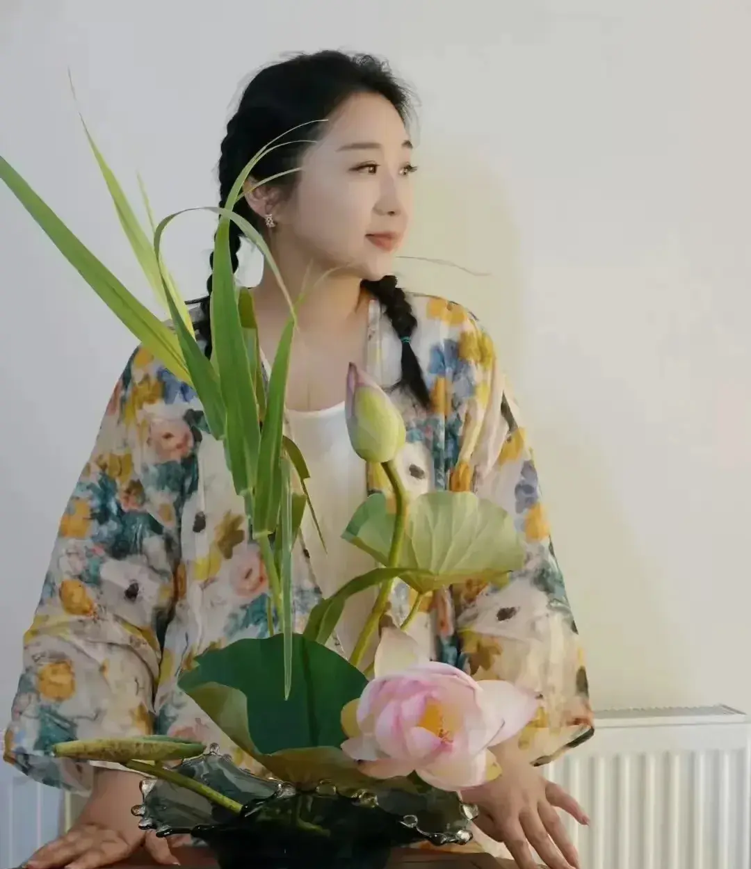 傅首尔近照曝光:人又美又瘦气质很好,她活成了自己想要的样子