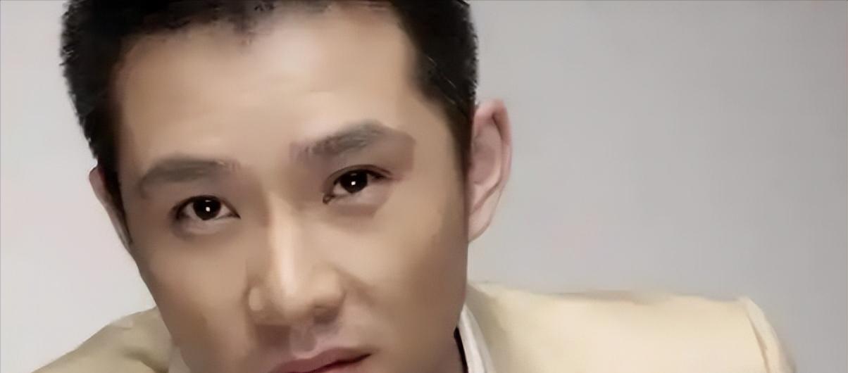 他是著名演员,爱人是真不漂亮,他们却相守多年,她有什么魅力?