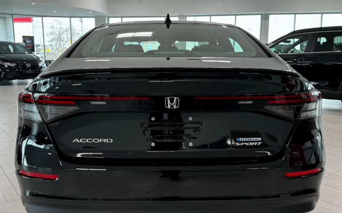 从22万跌至11万！本田价格屠夫终降临，2.0混动爆332马力