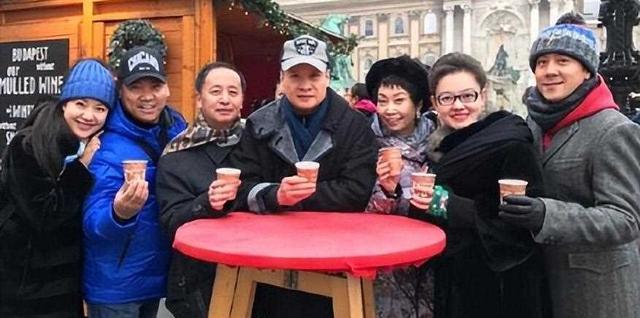 哈佛学霸,外交部长之子,歌唱家阎维文婿,李肇星之后的精英之路