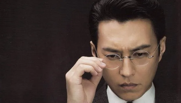 演技烂的像混子，却被尬吹演技好的4位影帝，看着真尴尬