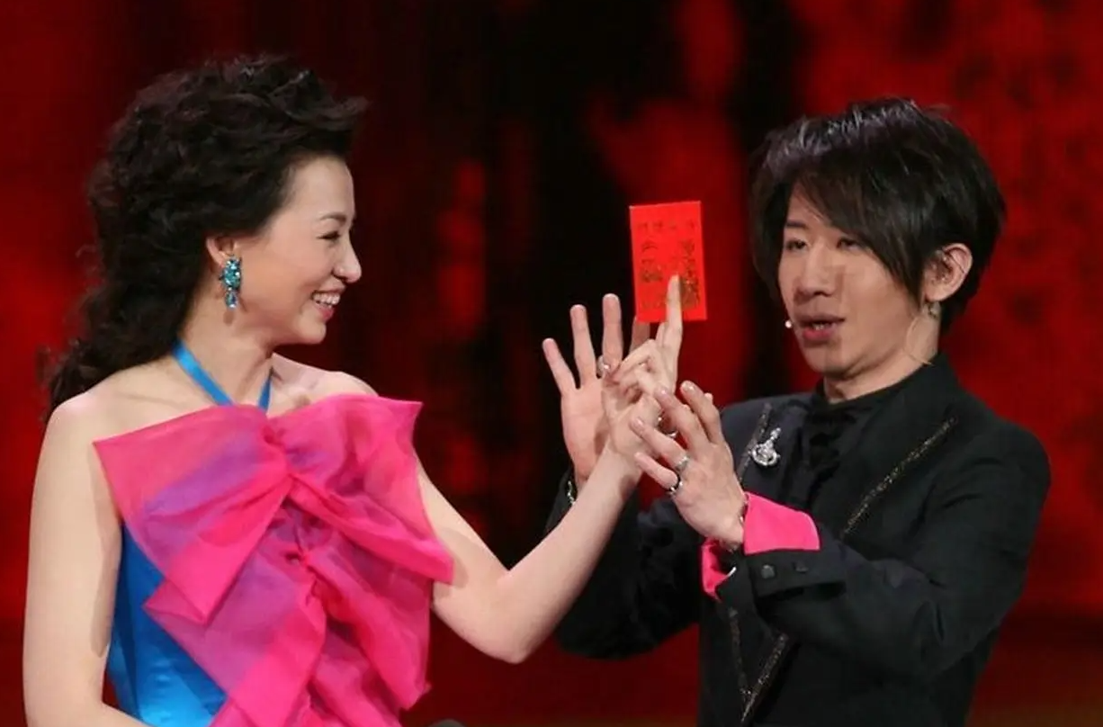 |时隔五年,刘谦现身春晚彩排现场,陷入是非十几年,能否再现当年辉煌