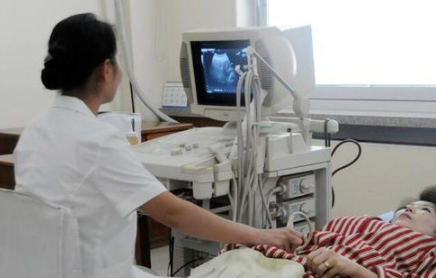 一女子被确诊！无法治愈！这一行为害惨了她…