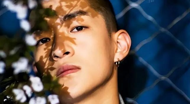 吴京捧红的白眼狼,爆红后却反咬一口,如今落魄到无戏可拍