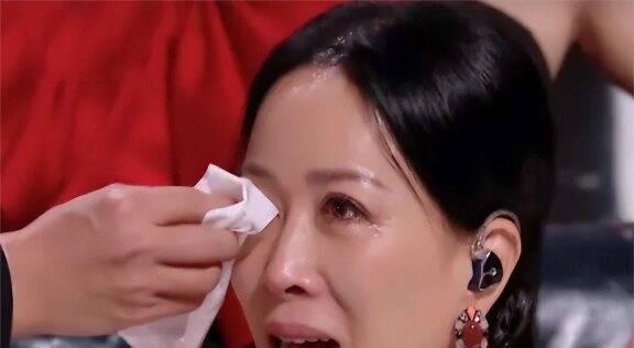 下期《歌手》收视率要爆?导演组邀请了那英最不想见的人,会是谁