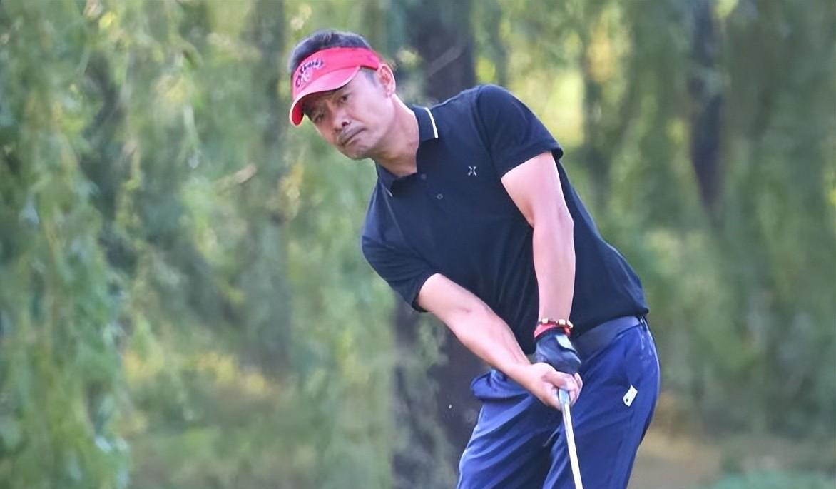 著名演员宋佳伦:叛逆结束后子承父业,娶圈外妻子幸福美满