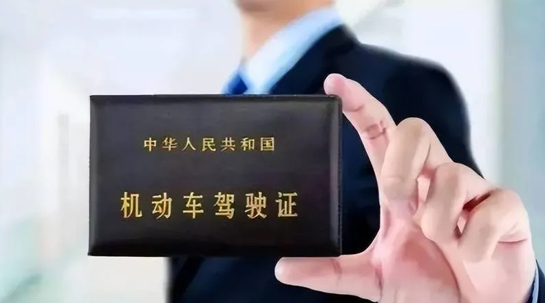 交警：即日起严查私家车五不带，第一项就扣车并扣12分！