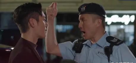 新剧《反黑英雄》首播,看完4集后,我要说:港剧就应该这样拍