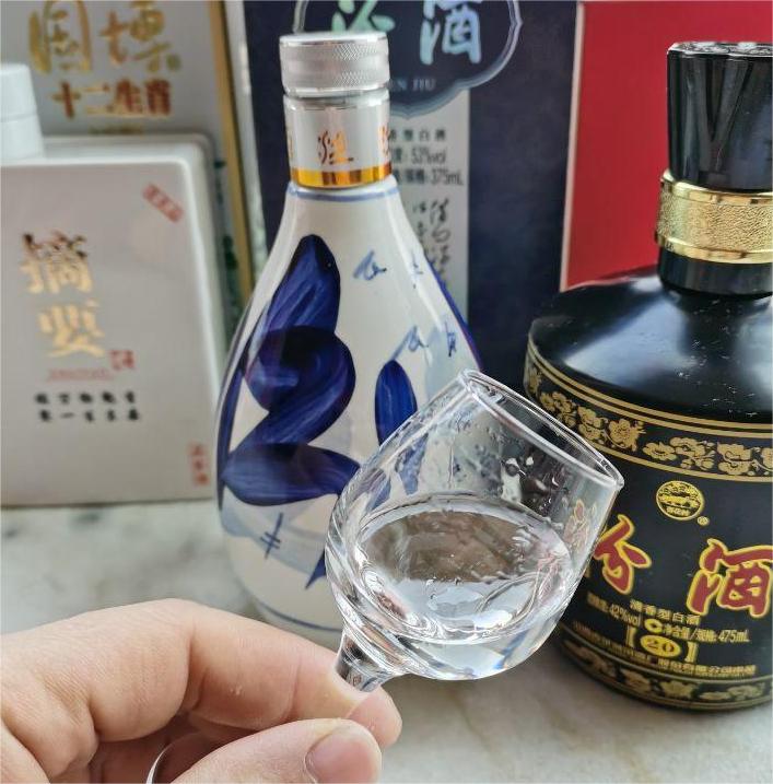 多少度的白酒好？酒厂总工程师给出解答，喝酒人士早知早受益
