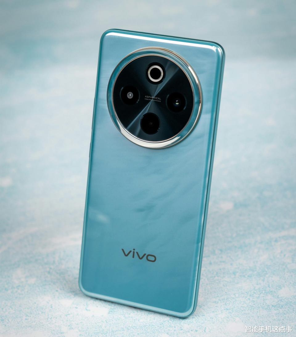 vivo新机被确认：天玑7300+8200mAh电池，主打大直屏设计！