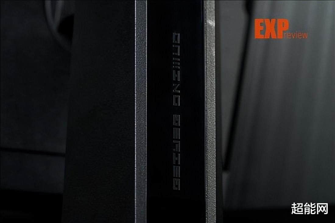 微星MAG 272QP QD-OLED X50显示器评测:专注竞技,精于色彩