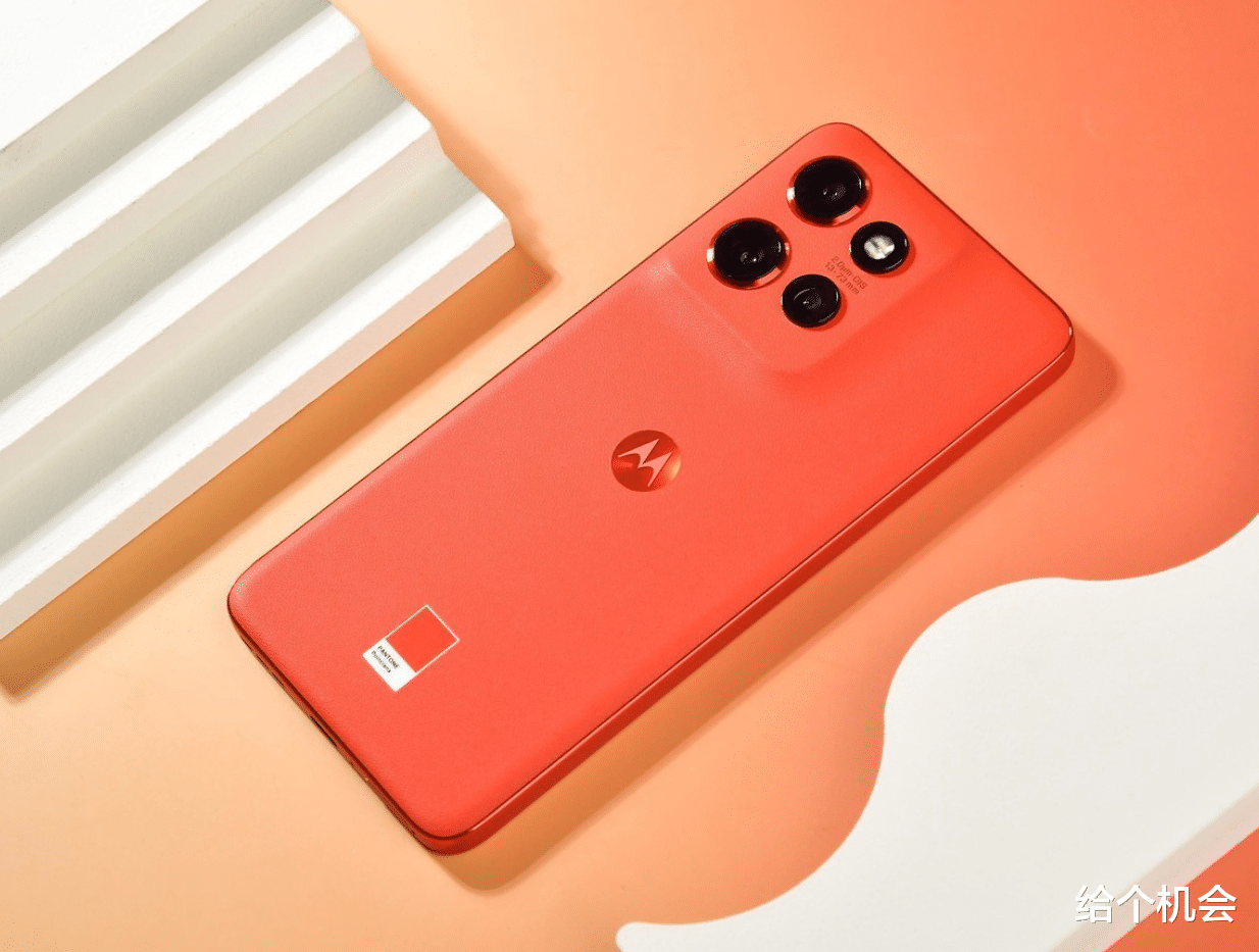 6.36英寸+IP68+3倍長焦+無線充，售價不到1300元，便宜的小屏手機