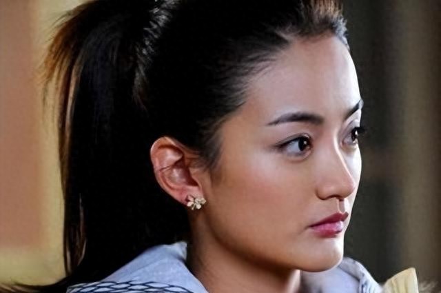 演员高露:戏火人不红!从没有绯闻,看看老公是谁就知道原因了!