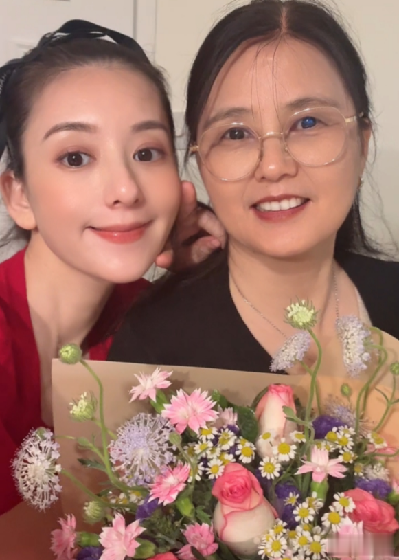 方媛终于承认三胎性别！晒照炫耀孕中期日常，老公宠不宠一目了然