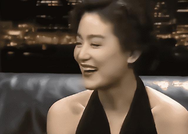 一手好牌打稀烂, 徐克称她是50年一遇的美女, 而她选择当20年\三姐\