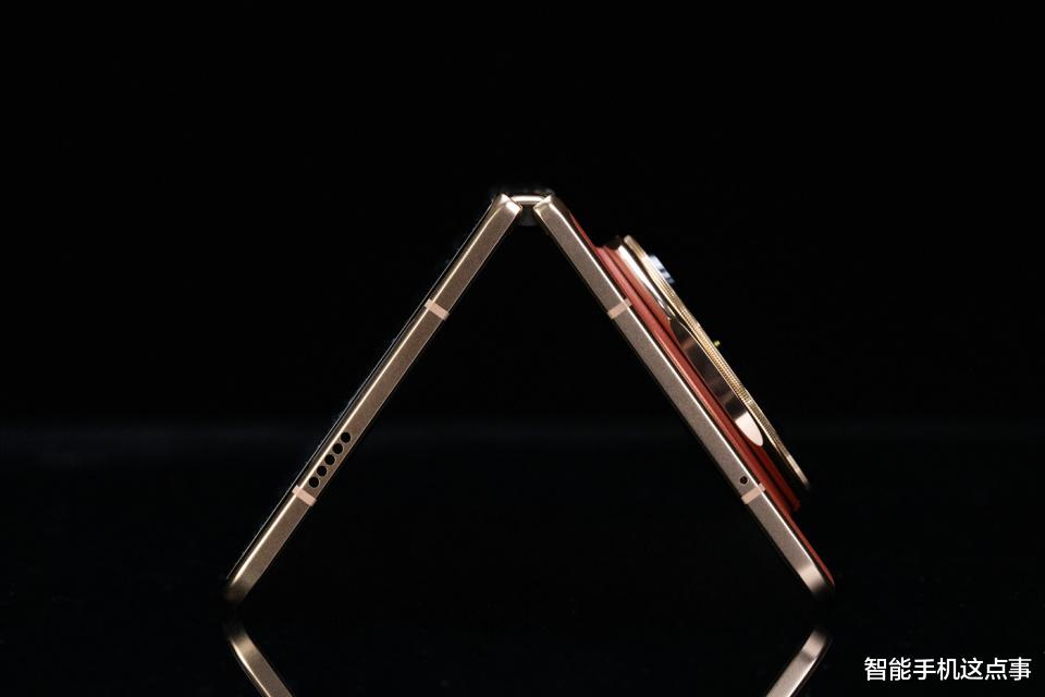 榮耀Magic V5發布前瞻：外觀、屏幕、配置、定價，都懸念不大了