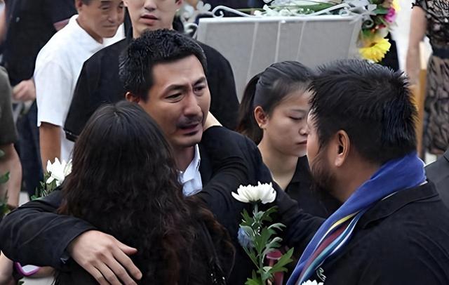 李婷逝世：隐忍的爱，撕裂的家庭，谁的错？