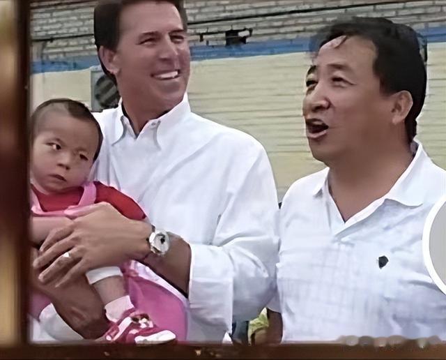 98年，姜昆不顾一切收养孤儿，如今眼含热泪：我改变了养子的命运