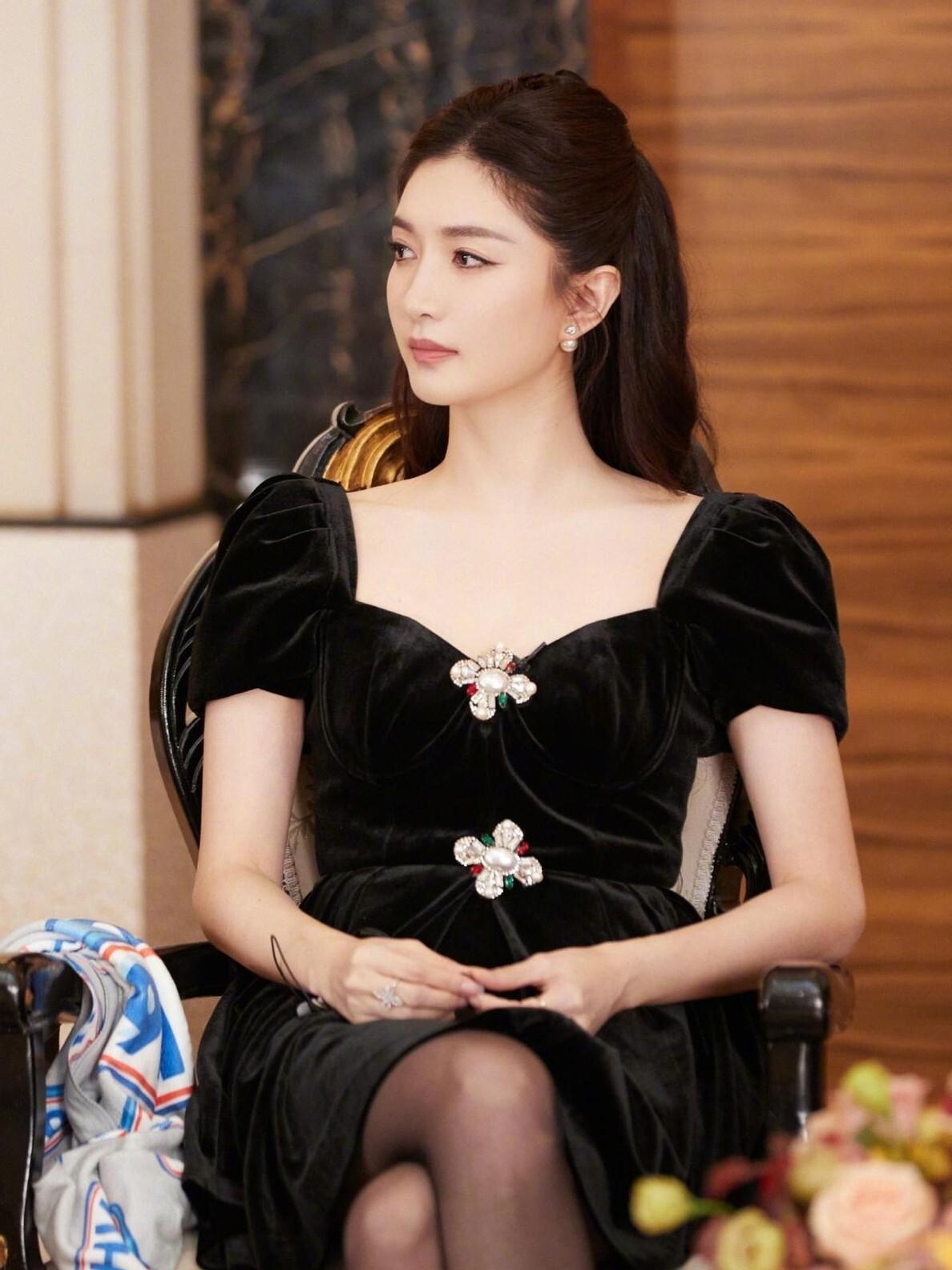 胡歌：历经明星恋情波折，终在平凡中觅得婚姻真谛