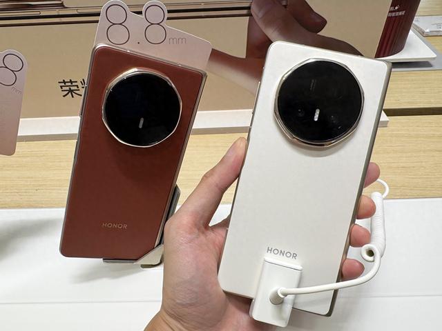 榮耀Magic V5上手體驗：真是折疊機皇？這些缺點不吐不快