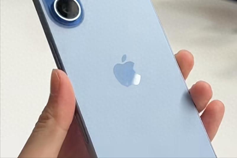 A19+極窄直屏+4800萬雙攝+177克，或是國產旗艦的“最強對手”