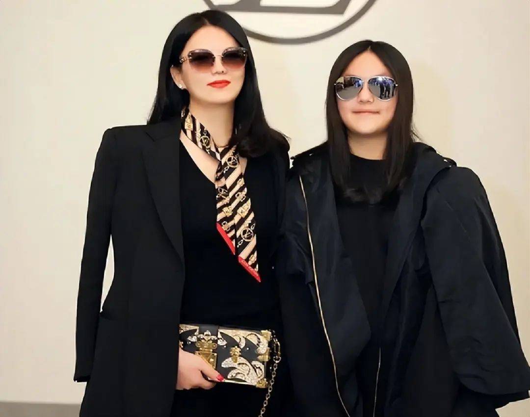 王岳伦不忍了！公开回应李湘参与缅北诈骗传闻，原来韩红没说谎