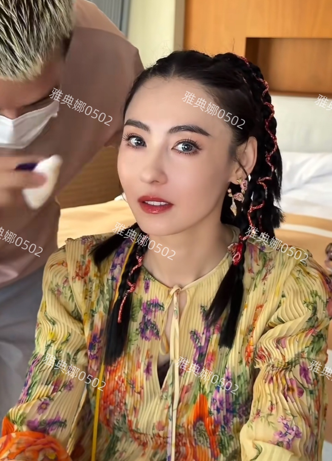 张柏芝的美貌好惊人簪花造型巨漂亮,但她不能笑露牙的表情不够美