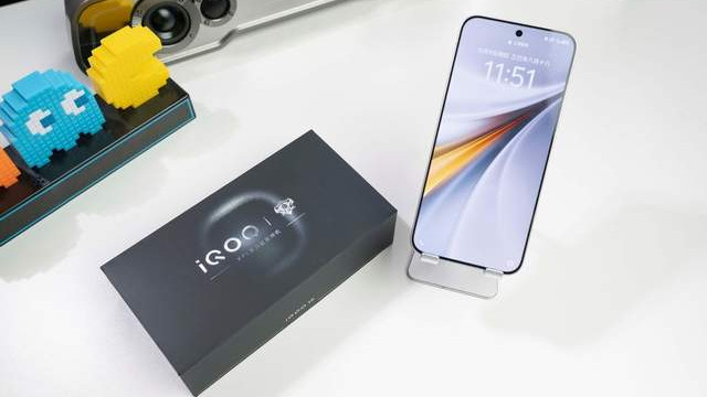 三大副品牌旗艦對比：紅米K90 ProMAX、iQOO15、一加15你選誰？