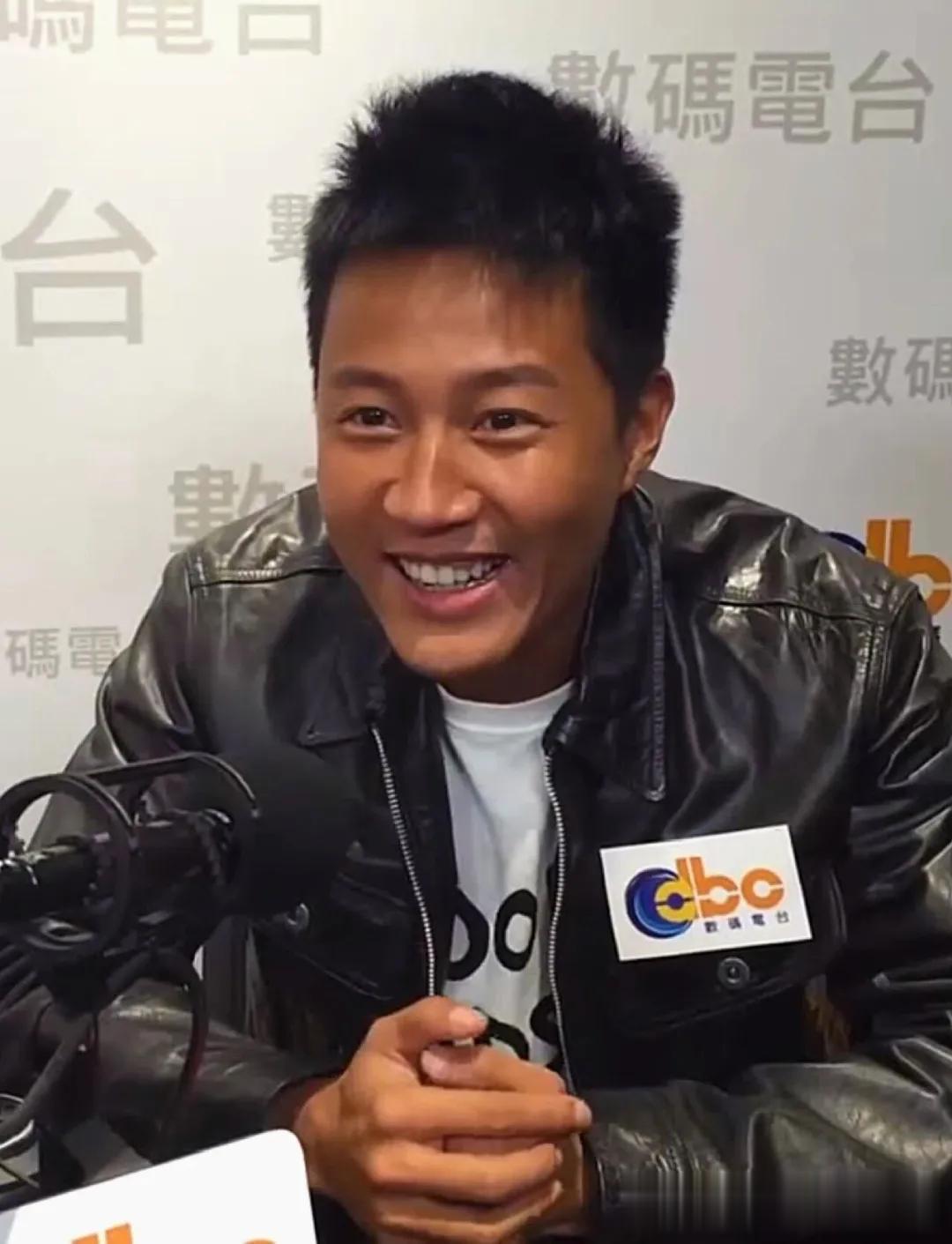 TVB前男星爱面子不敢求人，两年无工可开，与佘诗曼情同姐弟