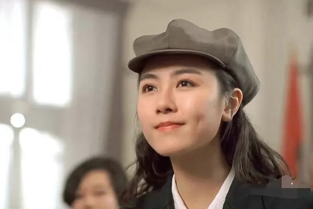 黄百鸣请袁洁莹上自媒体节目,他们聊了开心鬼,55岁女神瘦脱相了