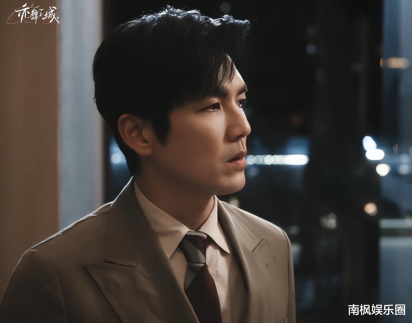 当46岁秦岚遇上50岁钟汉良，我才终于明白，为何说“CP感”是门玄学