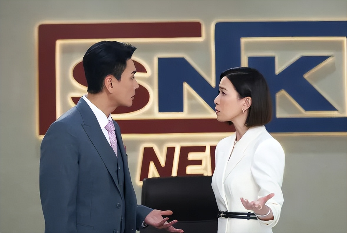 佘詩曼十指緊扣粉絲High爆! 首播前夕新聞女王變身「寵粉女王」