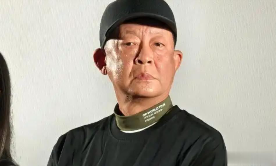 59岁王志文老到不敢认!大耳朵、大肚腩,网友猜测患有心脏类疾病