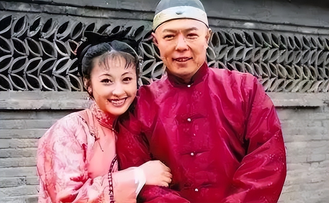 被张铁林玩弄感情后，嫁给了“臭名昭著”的他，如今才知她多精明