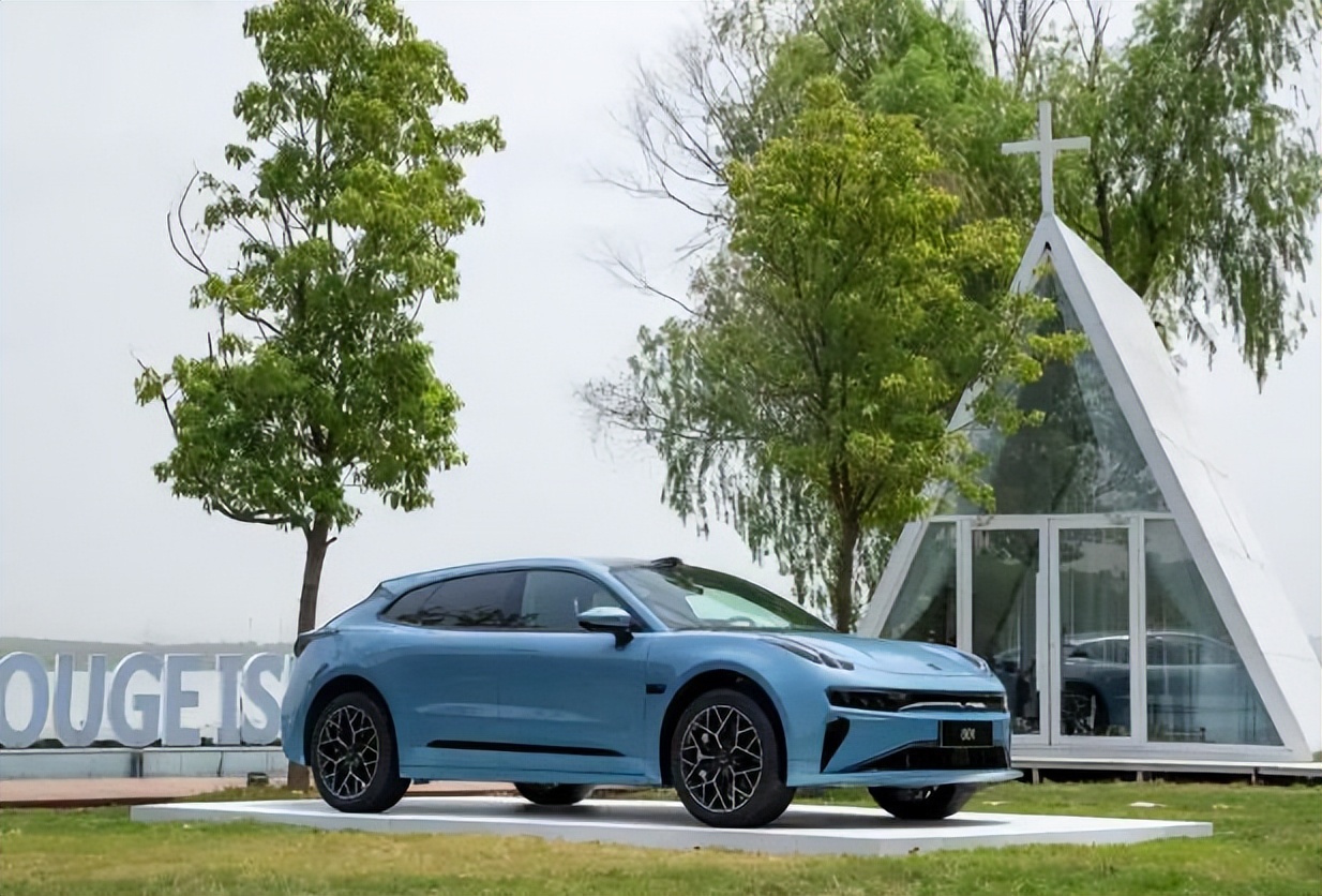 22.99万起，对比竞品，极氪7X直接“掀桌子”